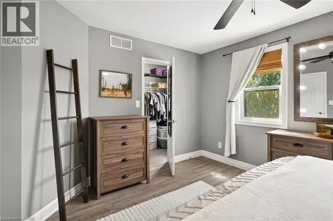 16 White Sands Court Kitchener ON N2E 3S4