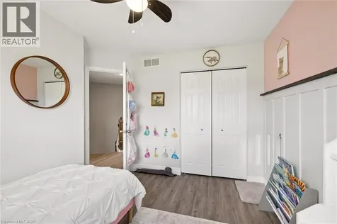 16 White Sands Court Kitchener ON N2E 3S4