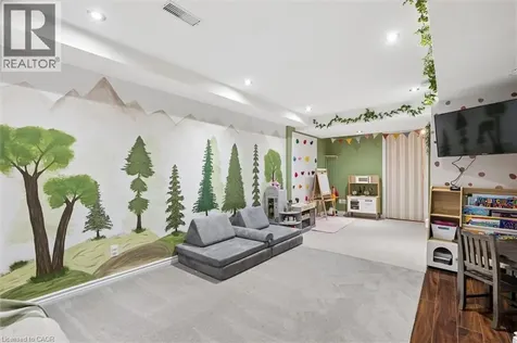 16 White Sands Court Kitchener ON N2E 3S4