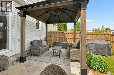 16 White Sands Court Kitchener ON N2E 3S4