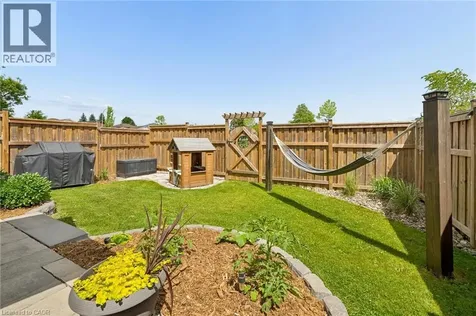 16 White Sands Court Kitchener ON N2E 3S4