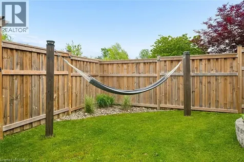16 White Sands Court Kitchener ON N2E 3S4