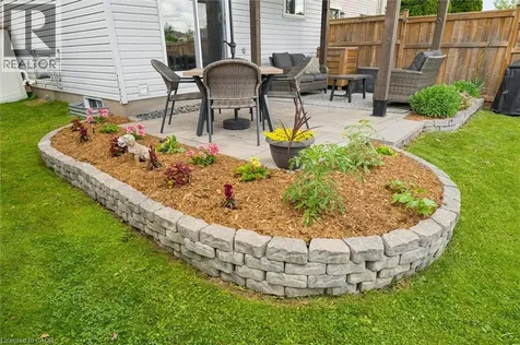 16 White Sands Court Kitchener ON N2E 3S4