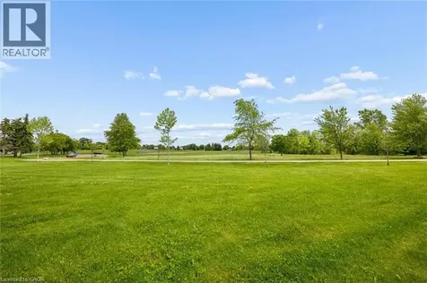 16 White Sands Court Kitchener ON N2E 3S4