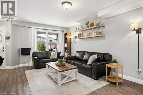 16 White Sands Court Kitchener ON N2E 3S4