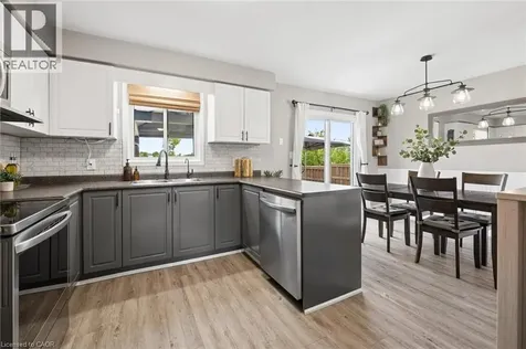 16 White Sands Court Kitchener ON N2E 3S4