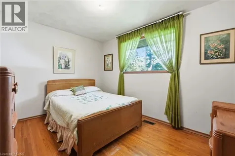 12 Kew Court Dundas ON L9H 5E1