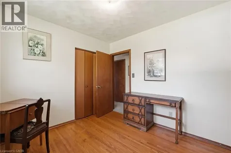 12 Kew Court Dundas ON L9H 5E1