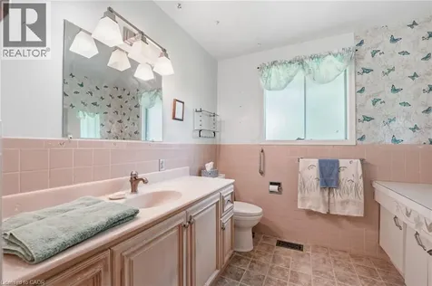 12 Kew Court Dundas ON L9H 5E1