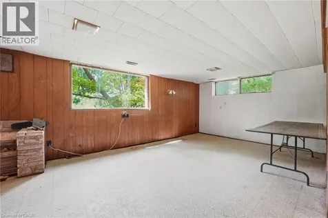 12 Kew Court Dundas ON L9H 5E1