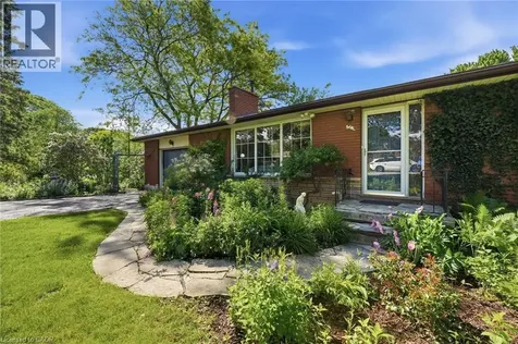 12 Kew Court Dundas ON L9H 5E1