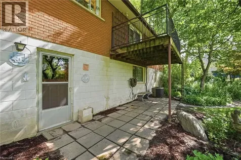 12 Kew Court Dundas ON L9H 5E1