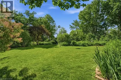 12 Kew Court Dundas ON L9H 5E1