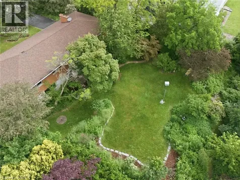 12 Kew Court Dundas ON L9H 5E1