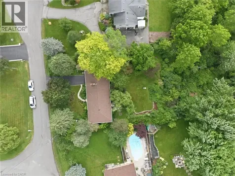 12 Kew Court Dundas ON L9H 5E1