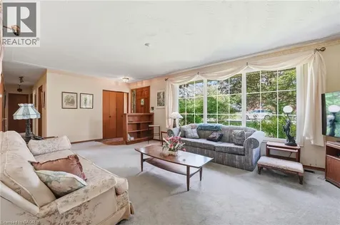 12 Kew Court Dundas ON L9H 5E1