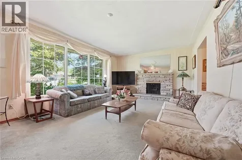 12 Kew Court Dundas ON L9H 5E1
