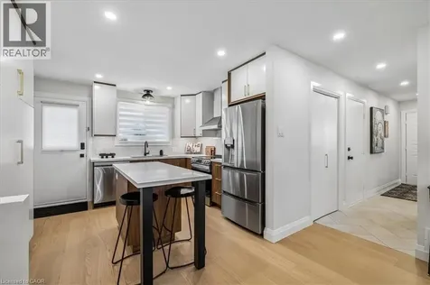 13 Salina Place Stoney Creek ON L8G 4L4