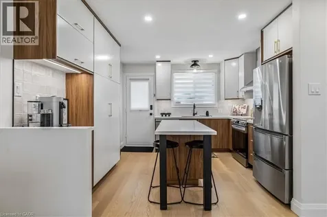 13 Salina Place Stoney Creek ON L8G 4L4