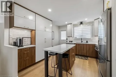 13 Salina Place Stoney Creek ON L8G 4L4
