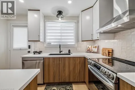 13 Salina Place Stoney Creek ON L8G 4L4