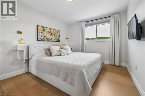 13 Salina Place Stoney Creek ON L8G 4L4