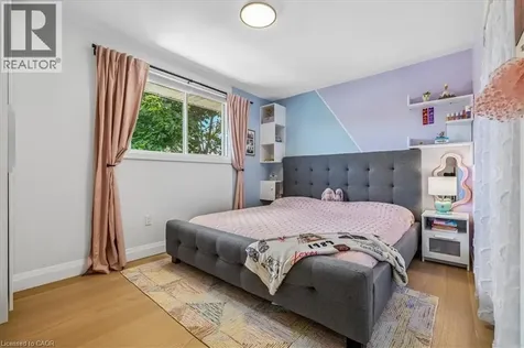 13 Salina Place Stoney Creek ON L8G 4L4