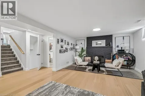 13 Salina Place Stoney Creek ON L8G 4L4