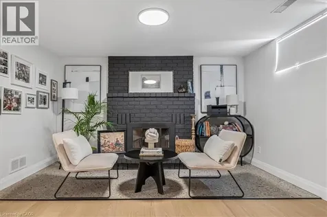 13 Salina Place Stoney Creek ON L8G 4L4