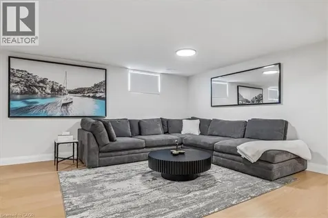 13 Salina Place Stoney Creek ON L8G 4L4