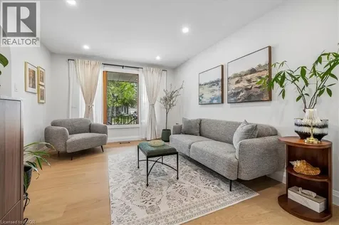 13 Salina Place Stoney Creek ON L8G 4L4