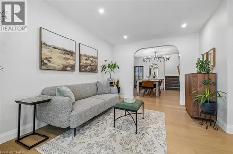 13 Salina Place Stoney Creek ON L8G 4L4