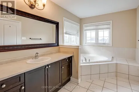 2131 Fiddlers Way Oakville (wm Westmount) ON L6M 0M5