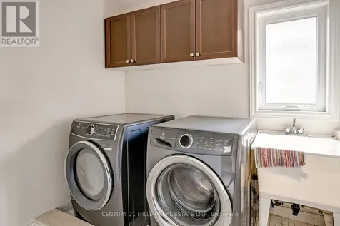 2131 Fiddlers Way Oakville (wm Westmount) ON L6M 0M5