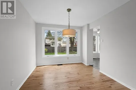 390 Cloverheath Crescent Ottawa ON K1E 2R8