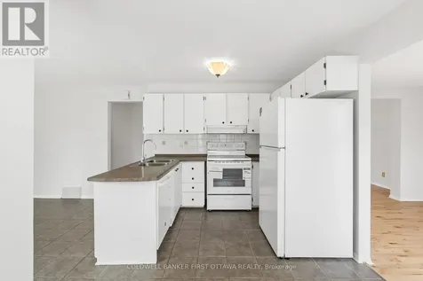 390 Cloverheath Crescent Ottawa ON K1E 2R8