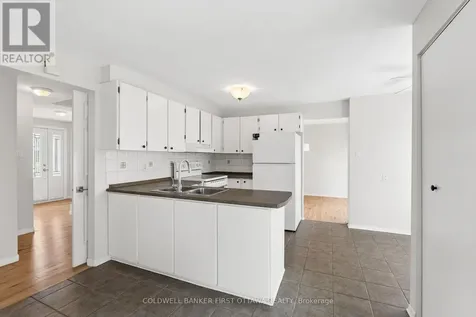 390 Cloverheath Crescent Ottawa ON K1E 2R8