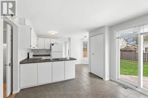 390 Cloverheath Crescent Ottawa ON K1E 2R8