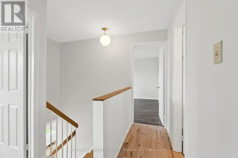 390 Cloverheath Crescent Ottawa ON K1E 2R8