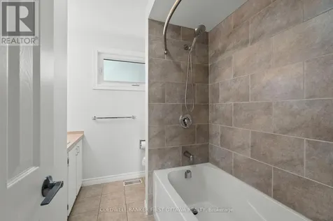 390 Cloverheath Crescent Ottawa ON K1E 2R8