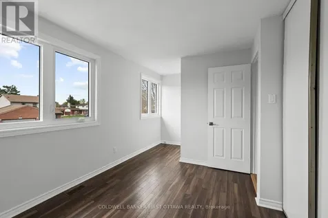 390 Cloverheath Crescent Ottawa ON K1E 2R8