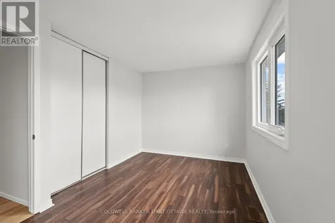 390 Cloverheath Crescent Ottawa ON K1E 2R8
