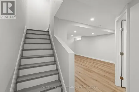 390 Cloverheath Crescent Ottawa ON K1E 2R8