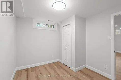 390 Cloverheath Crescent Ottawa ON K1E 2R8