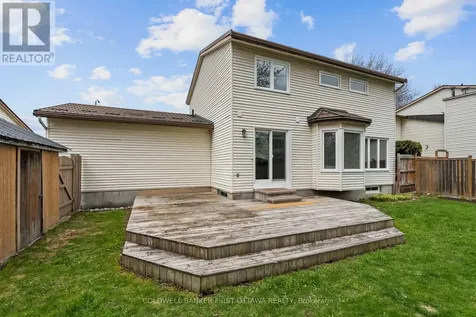 390 Cloverheath Crescent Ottawa ON K1E 2R8