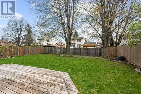 390 Cloverheath Crescent Ottawa ON K1E 2R8