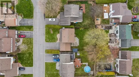 390 Cloverheath Crescent Ottawa ON K1E 2R8