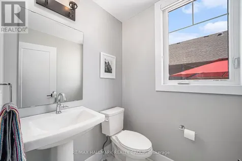 17 Leeming Drive Ottawa ON K2H 5P6