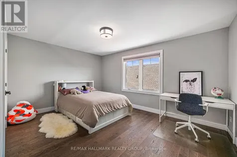 17 Leeming Drive Ottawa ON K2H 5P6