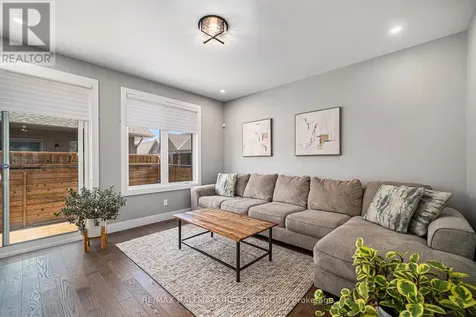 17 Leeming Drive Ottawa ON K2H 5P6